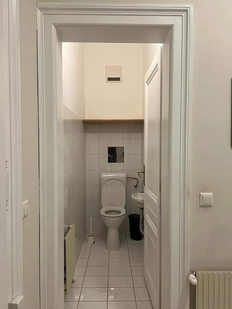 90 M2 Stylish Apartment فيينا