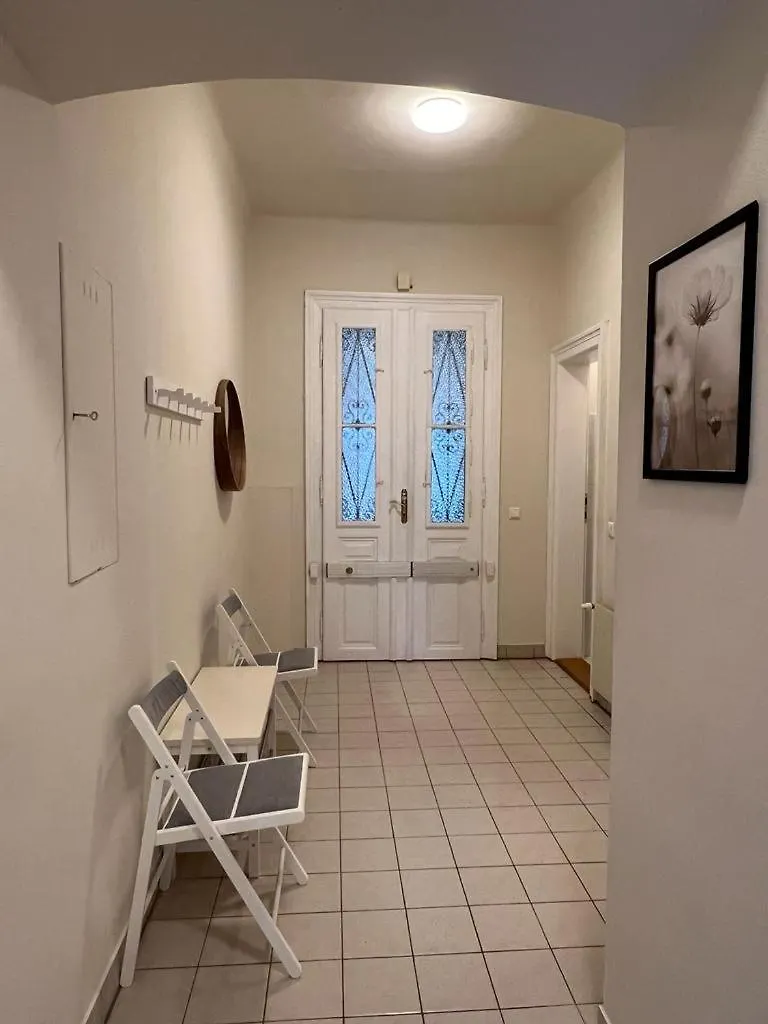 90 M2 Stylish Apartment فيينا