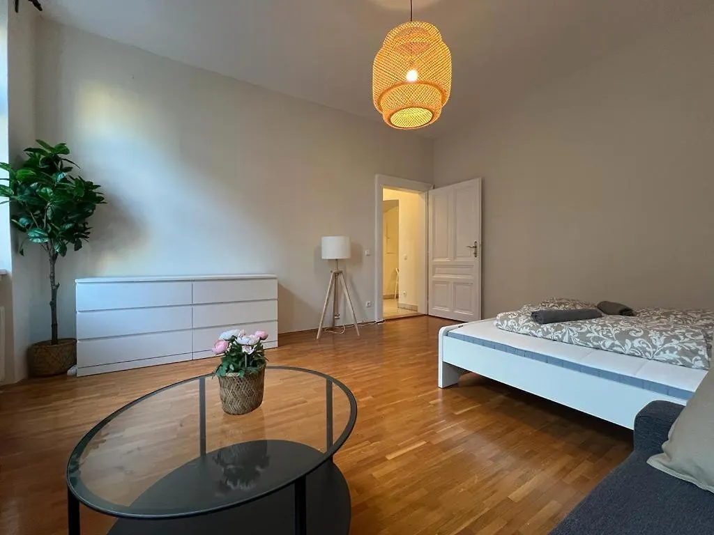 90 M2 Stylish Apartment فيينا